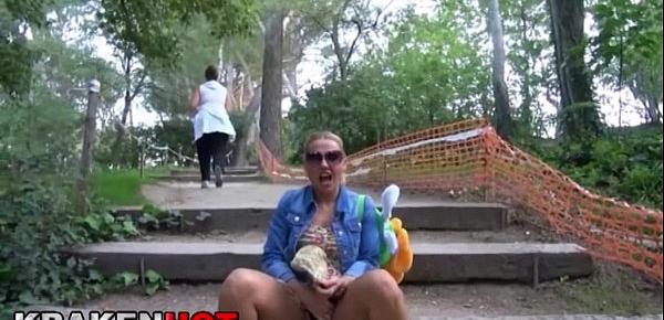  Milf with espectacular body in a barbacue outdor, blowjob!!!